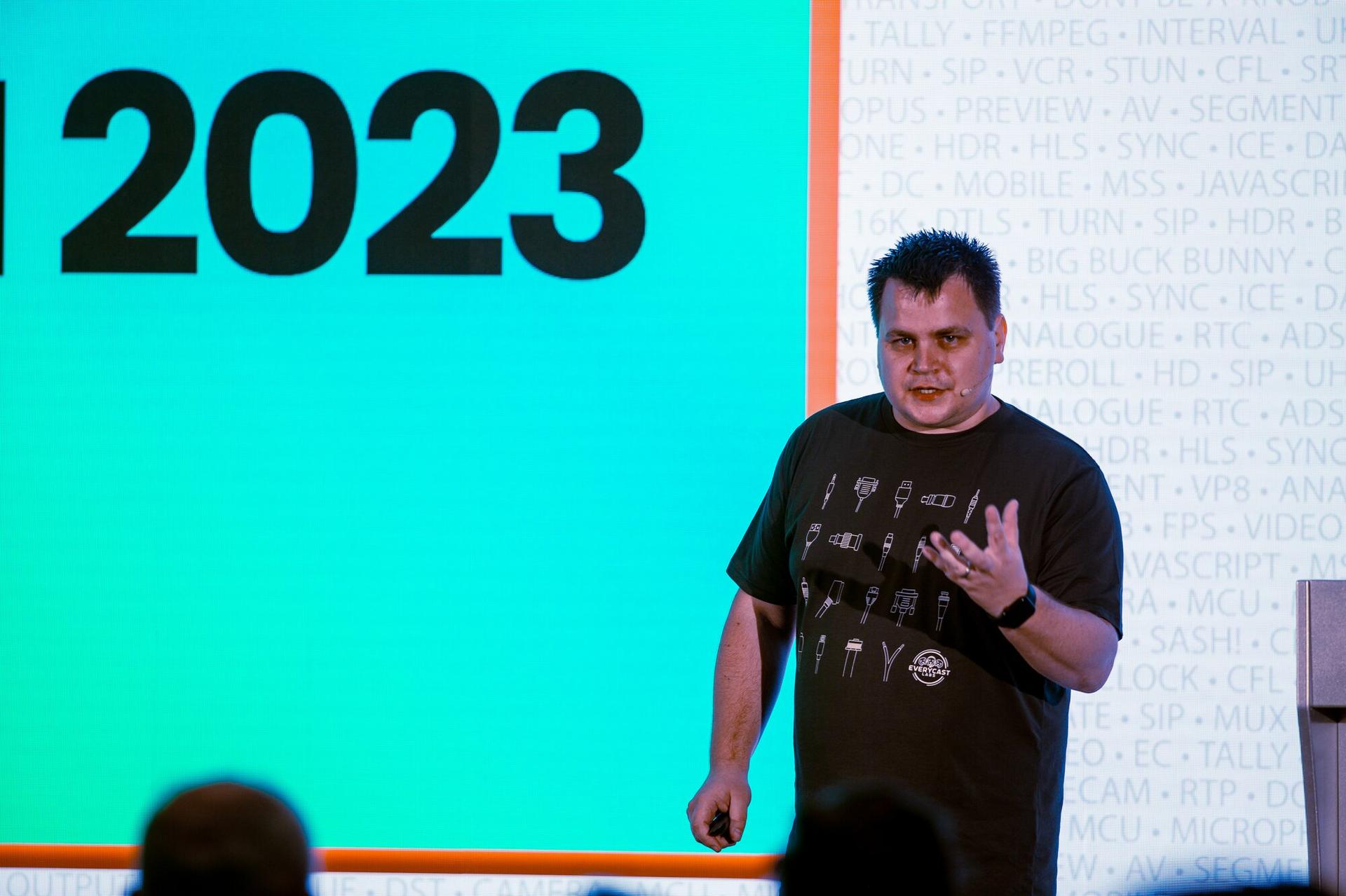 Dan Speaking at CommCon